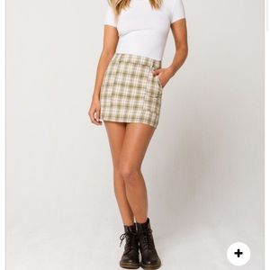 Tillys plaid skirt in sage
